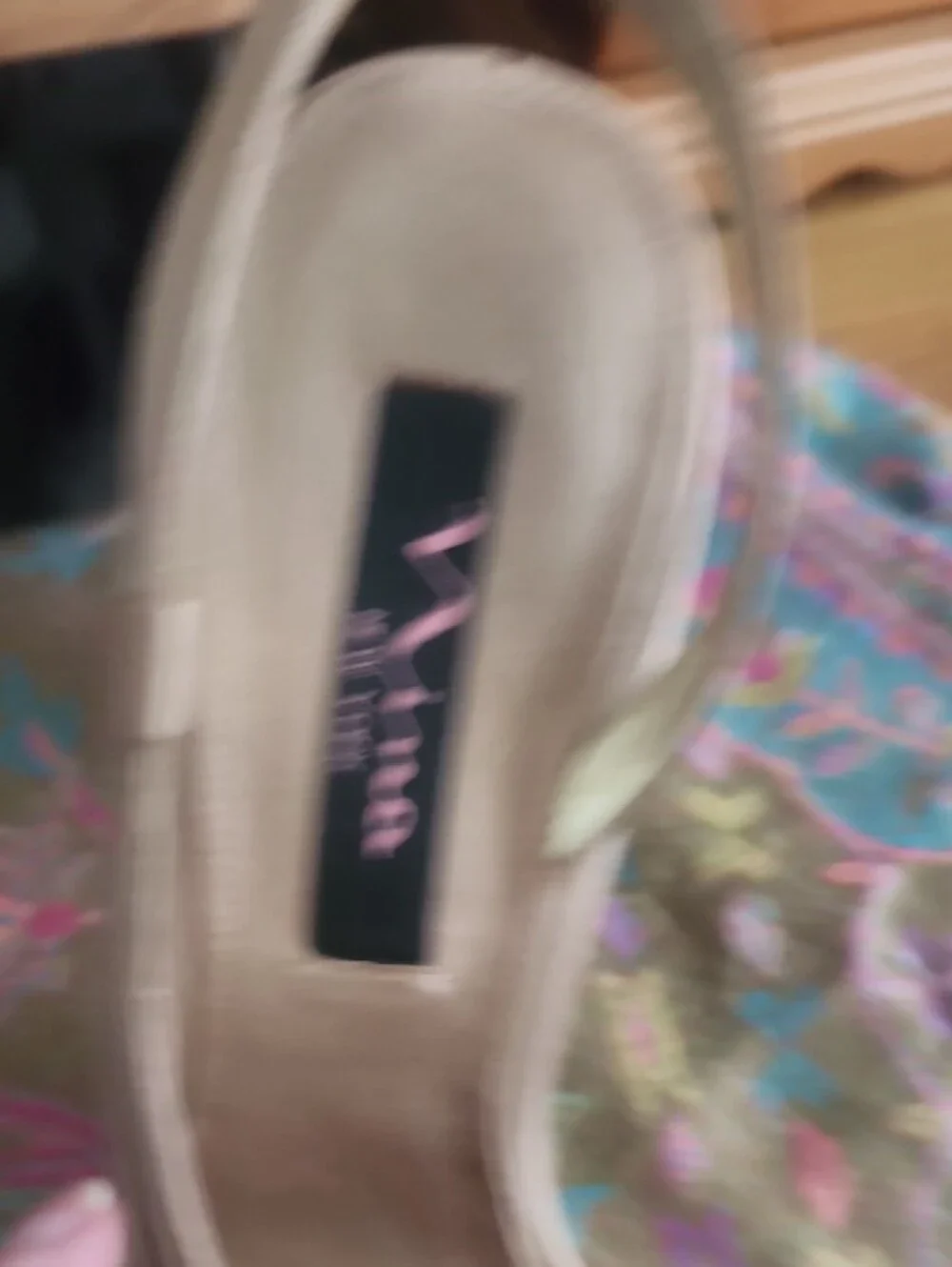 Nina NWOT Taupe Floral Satin Peep-Toe Heels